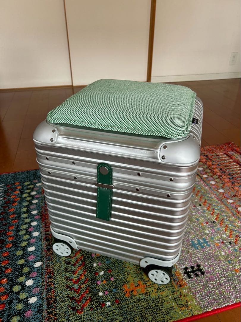 リモワ　ヴィトラ　RIMOWA Vitra コラボ　限定