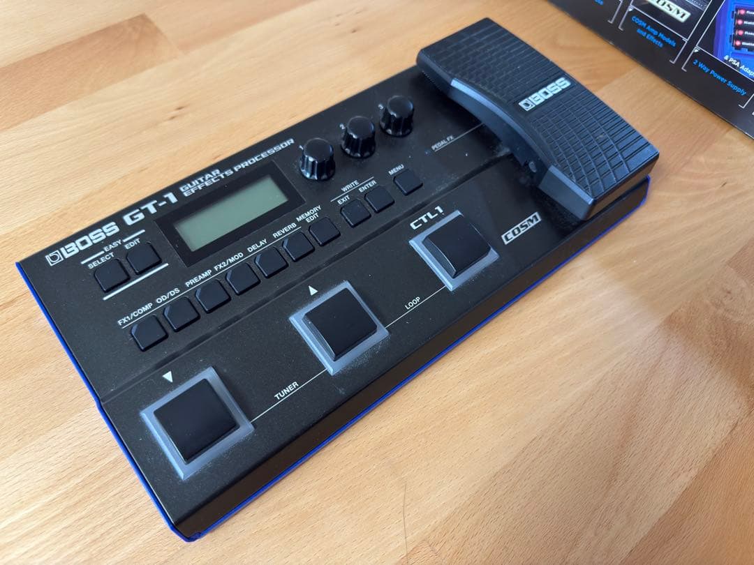 BOSS GT-1、ACアダプター、教則本セット