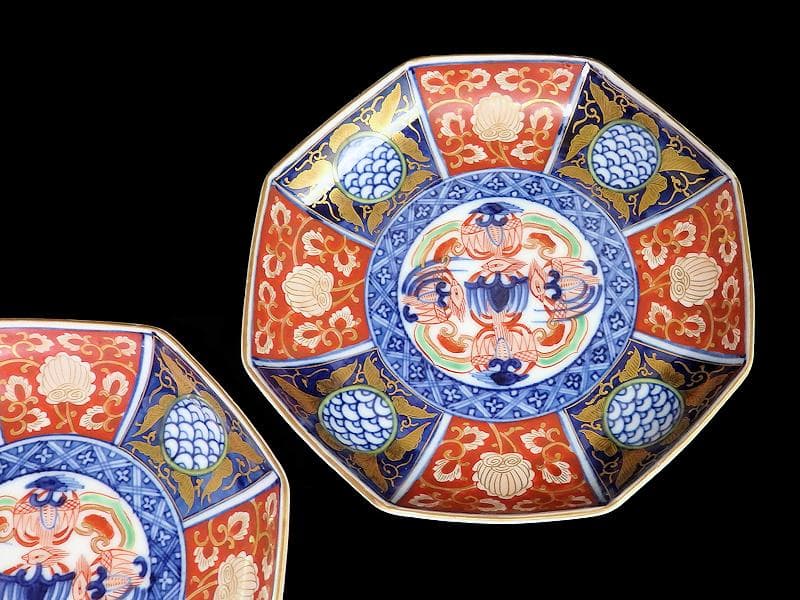 大聖寺伊万里　金襴　金唐草に青海波の図　描分八角６寸皿　２枚　079AS-CQe