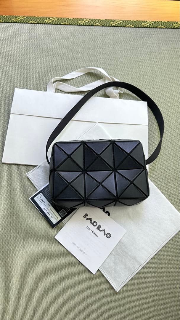 未使用 バオバオ　イッセイミヤケ　 ショルダーバッグ 黒 ブラック キューボイド