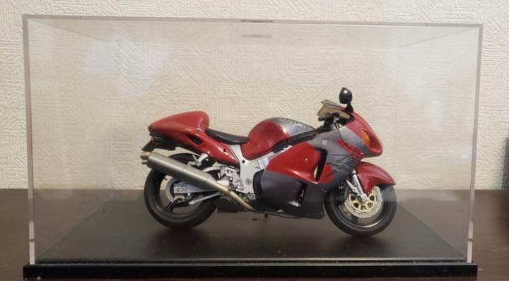 限定色！美品！SUZUKI 隼　はやぶさ　バイク　模型　プラモデル