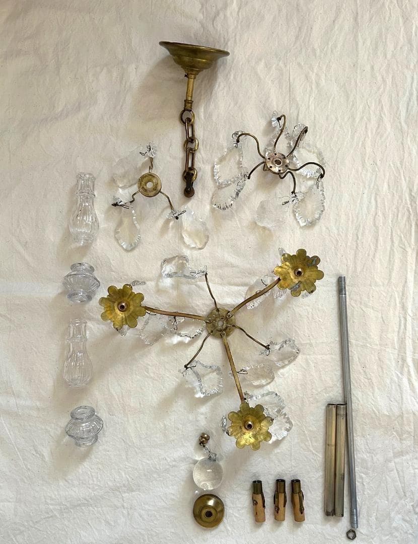 フランスアンティーク　シャンデリア　３灯　ガラスドロップ　シャビー　店舗什器