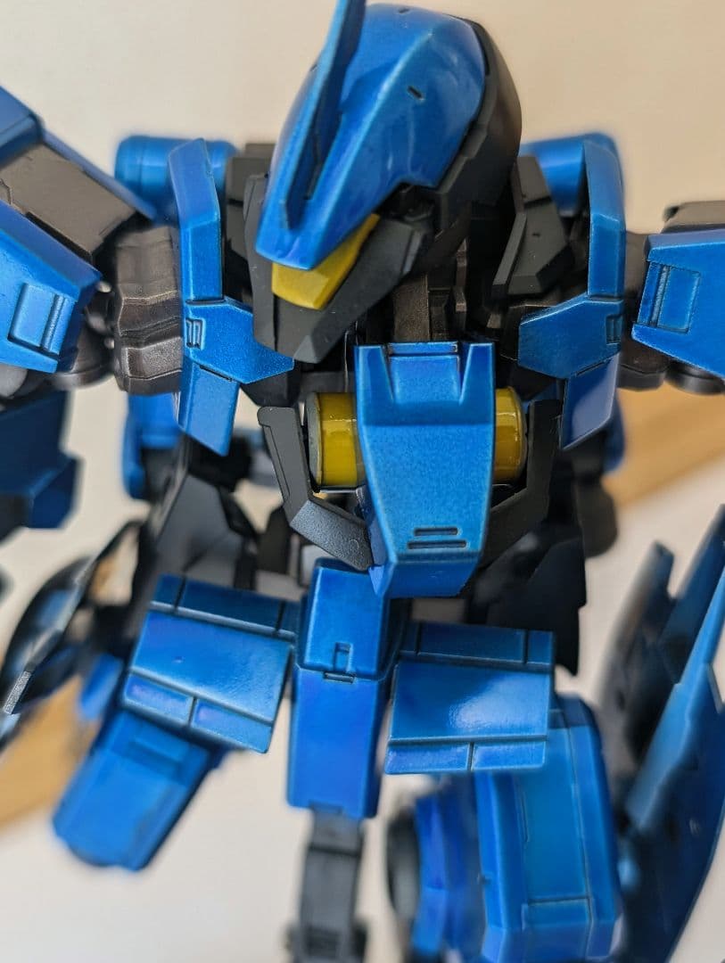 【塗装リペイント完成品】シュヴァルべグレイズ マクギリス機 1/100 台座付き