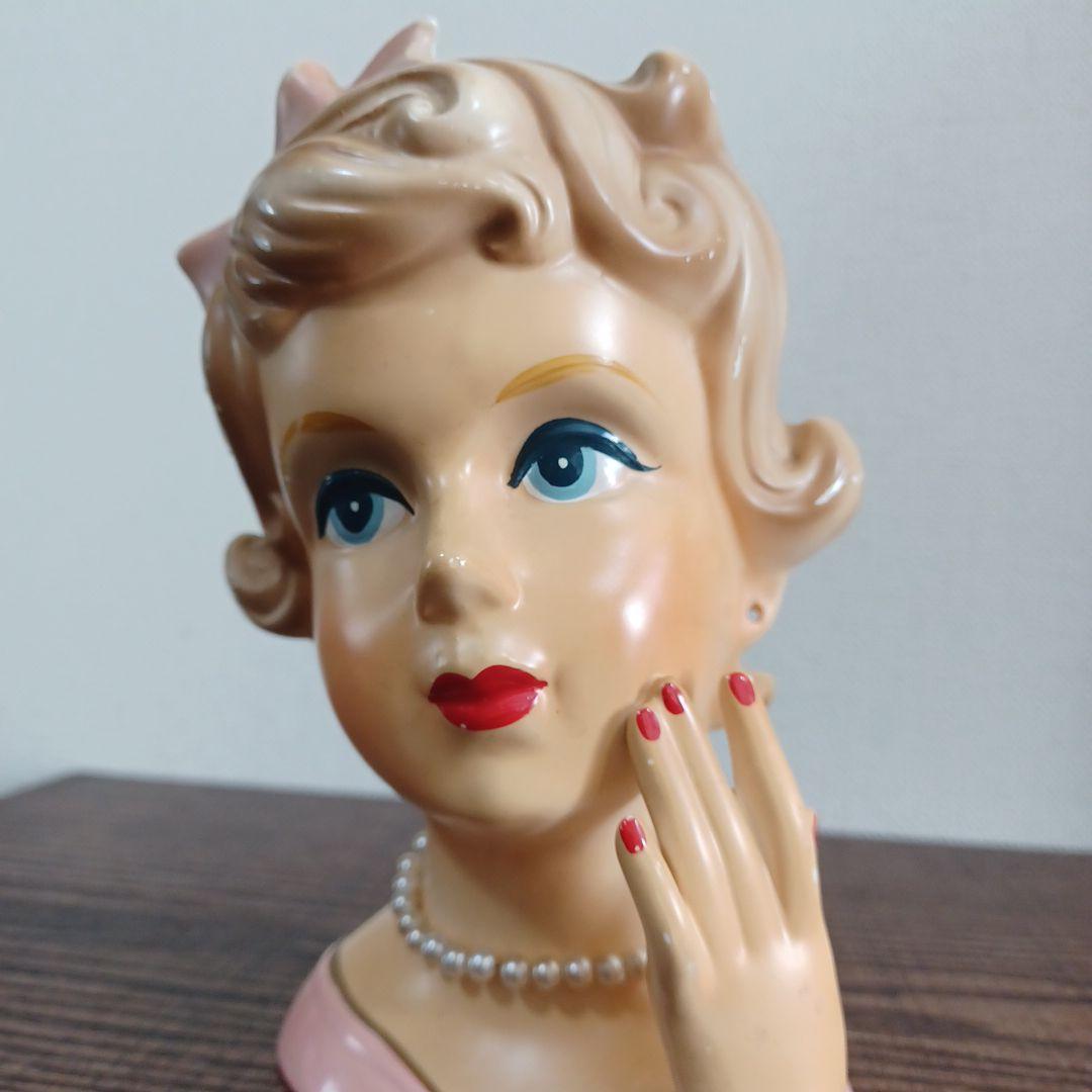 ビンテージ レディヘッドベース 陶器製の置物　ピンクのドレスに頬に手を添えた女性