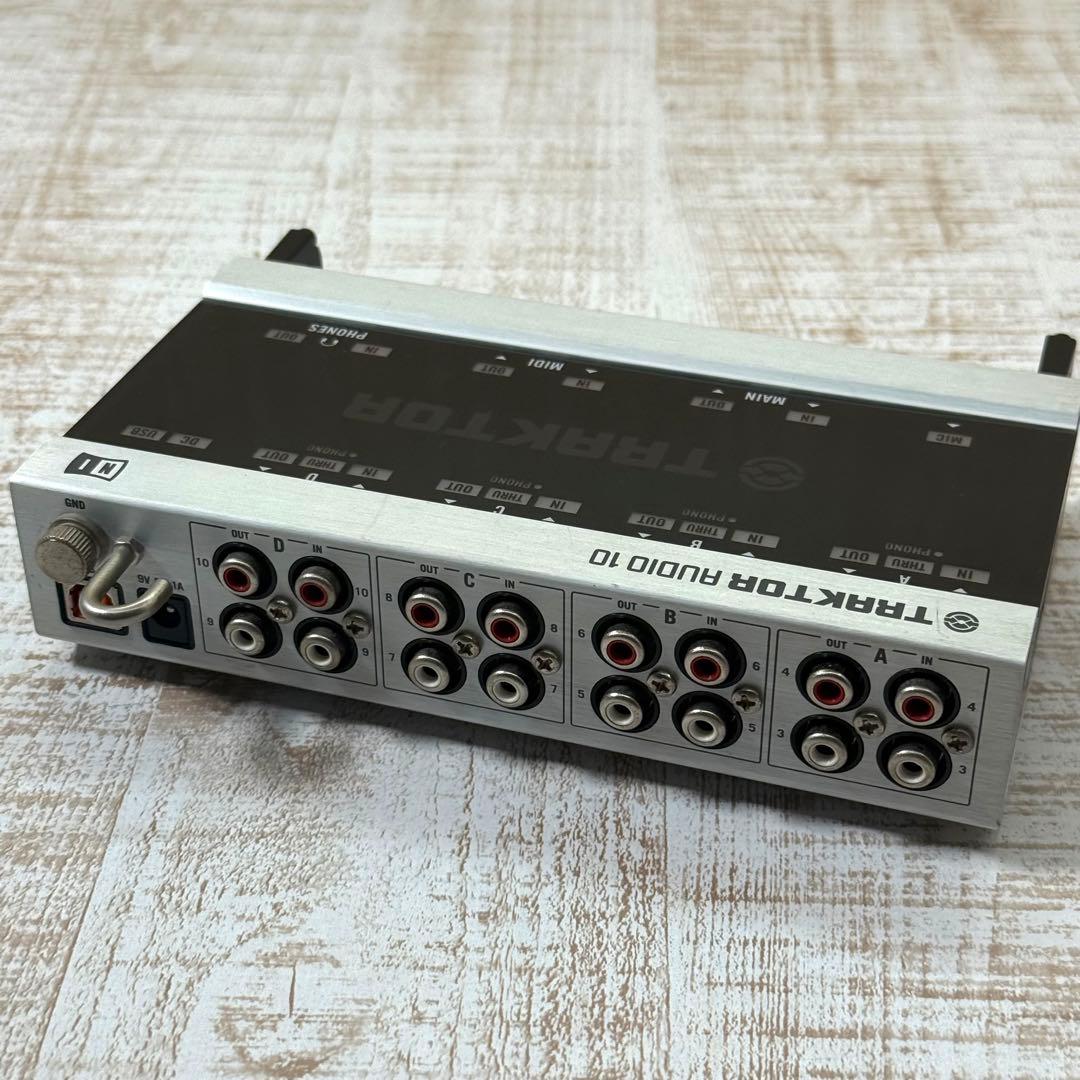 動作未確認　NATIVE INSTRUMENTS　TRAKTOR AUDIO10