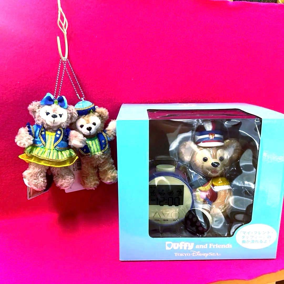 ディズニー　ダッフィー 目覚まし時計　シェリーメイ　ぬいぐるみバッジ　3点セット