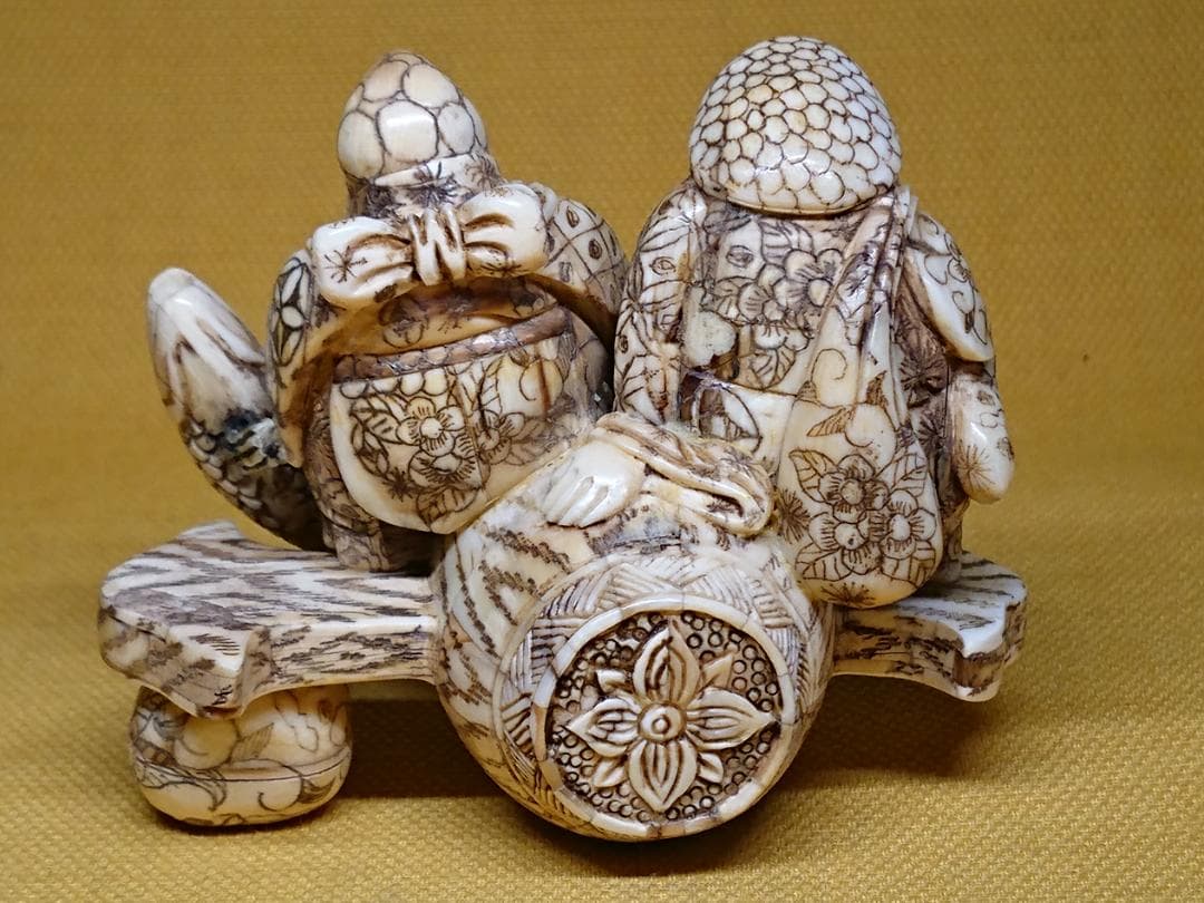 細密彫刻　天然素材　大黒天　恵比寿　置物　インテリア　工芸品　美術品　A3382