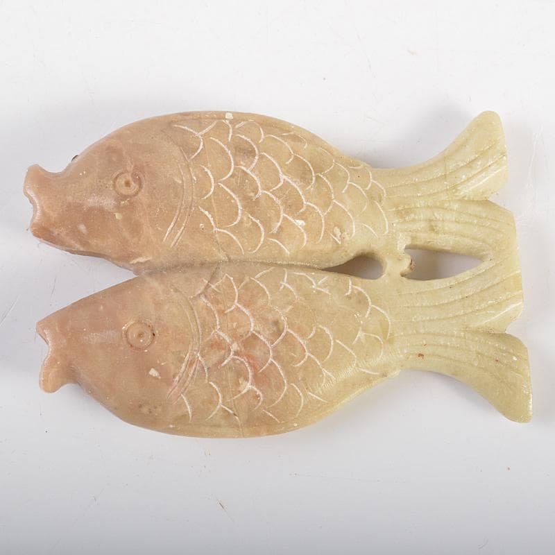 中国　玉石彫刻　双魚刻　神獣刻　根付　玉器　玉珮　2点　時代箱付　V　R7227
