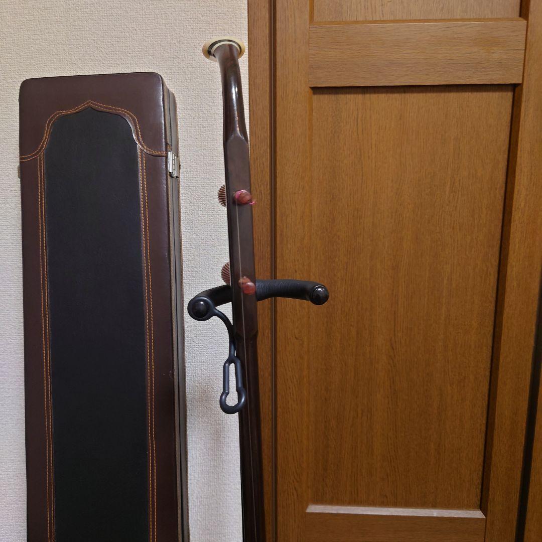ニ胡 弦楽器 付属品多数　弓３本 中国 彫刻 ケース付き 現状販売