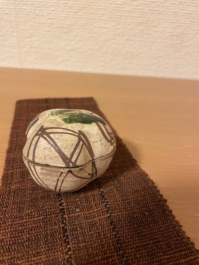織部焼　香合