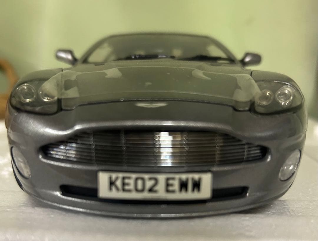 007 ボンドカー　アストンマーチン　ヴァンキッシュ　ジェームスボンド