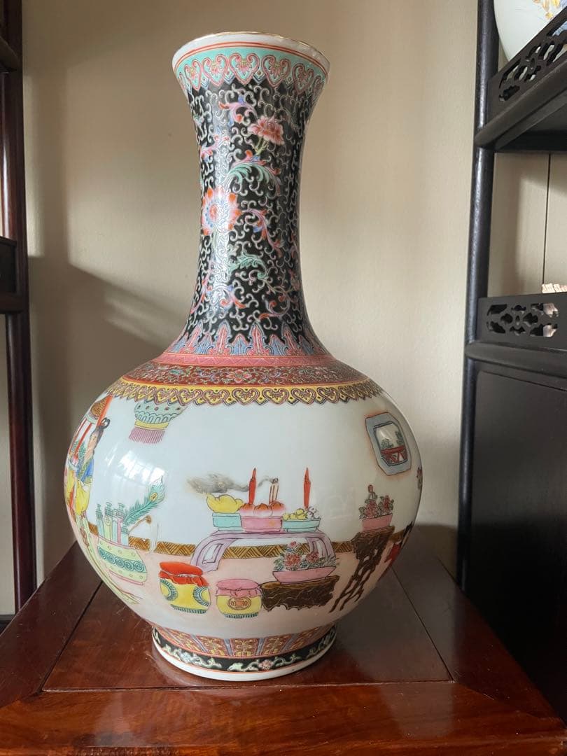 中国清代乾隆年制人物天球花瓶 古董品 年代物