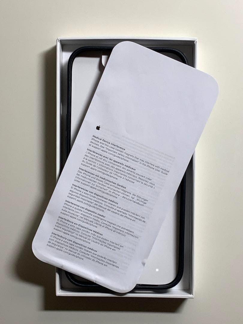 【美品】純正 iPhone 13 レザーケース・ミッドナイト③