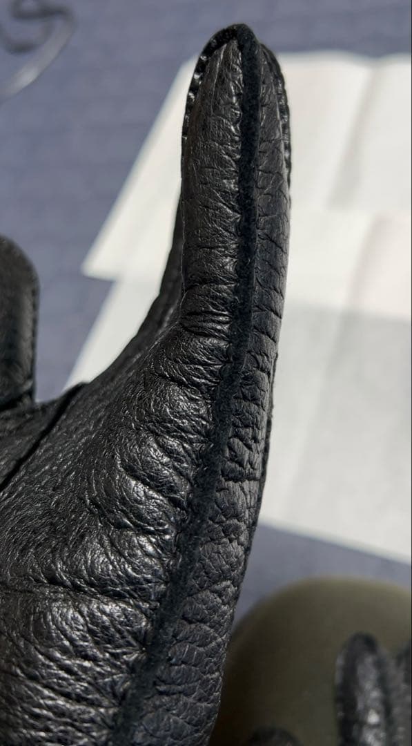 黒いレザー 手袋 イタリア製　カシミヤ裏地付き サイズ8 1/2