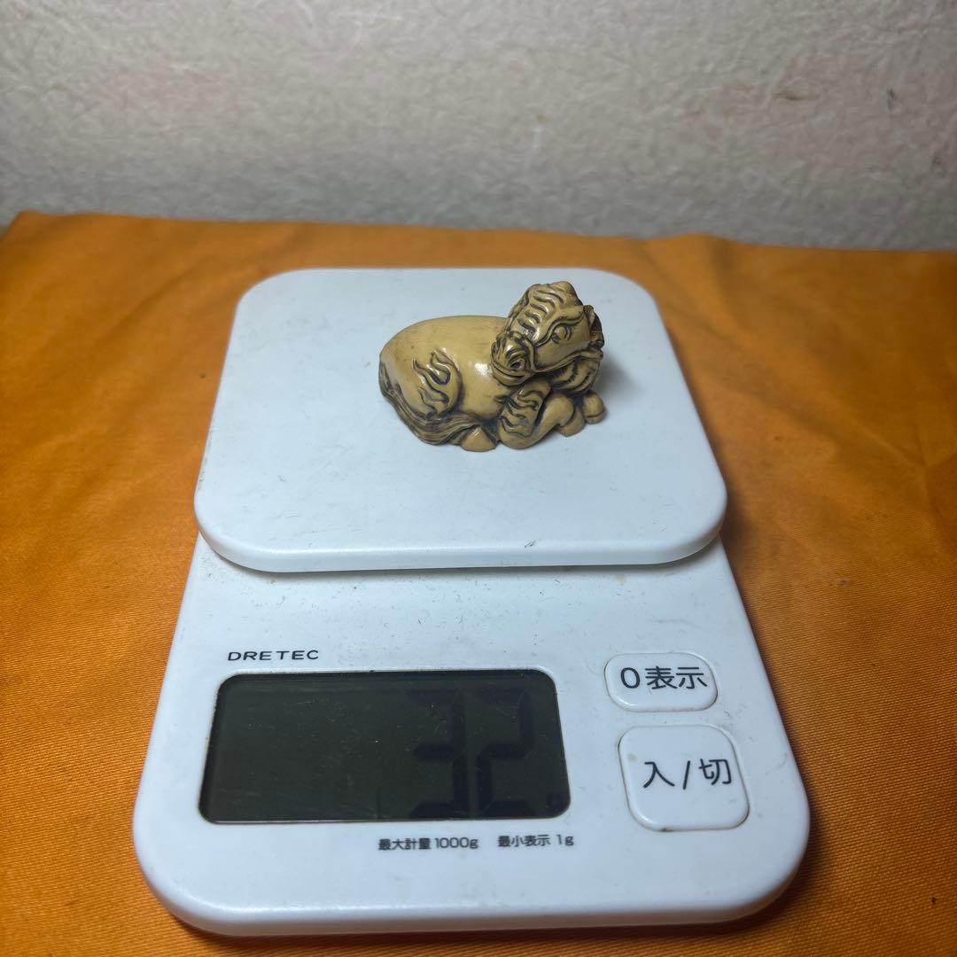 極上　根付　在銘 アンティーク　骨董　飾り物　古美術品　 置物　32g