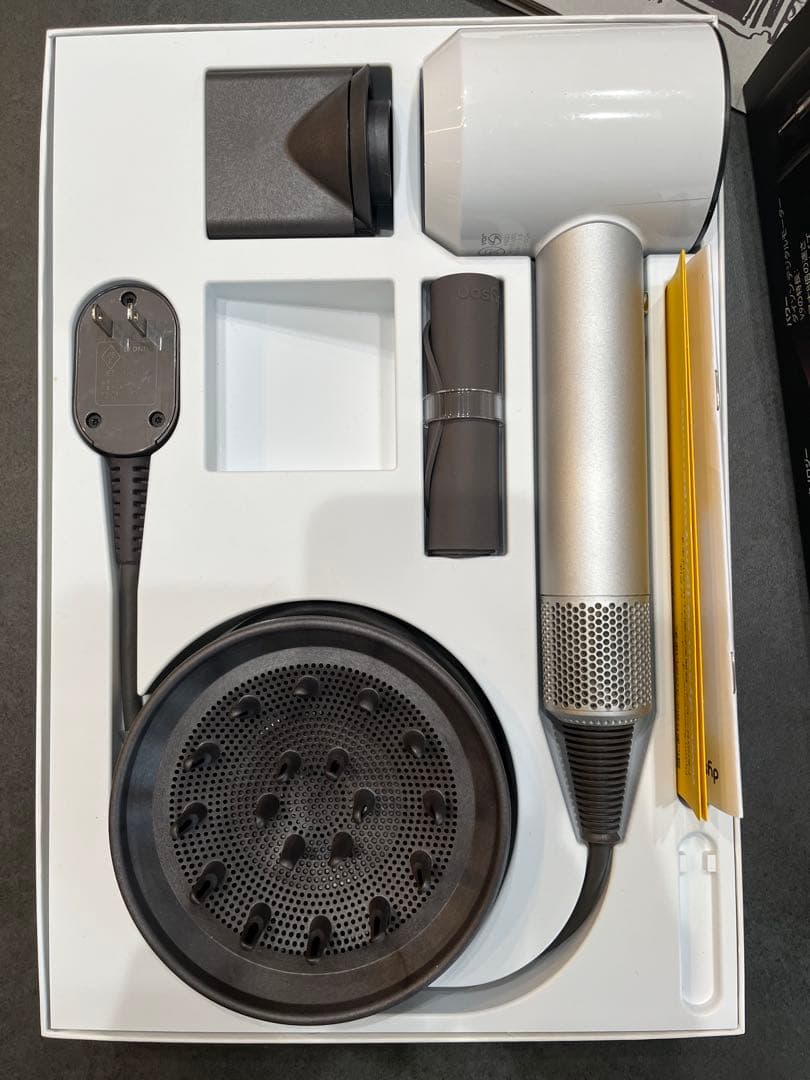 ダイソン　ドライヤー　スーパーソニック　HD01