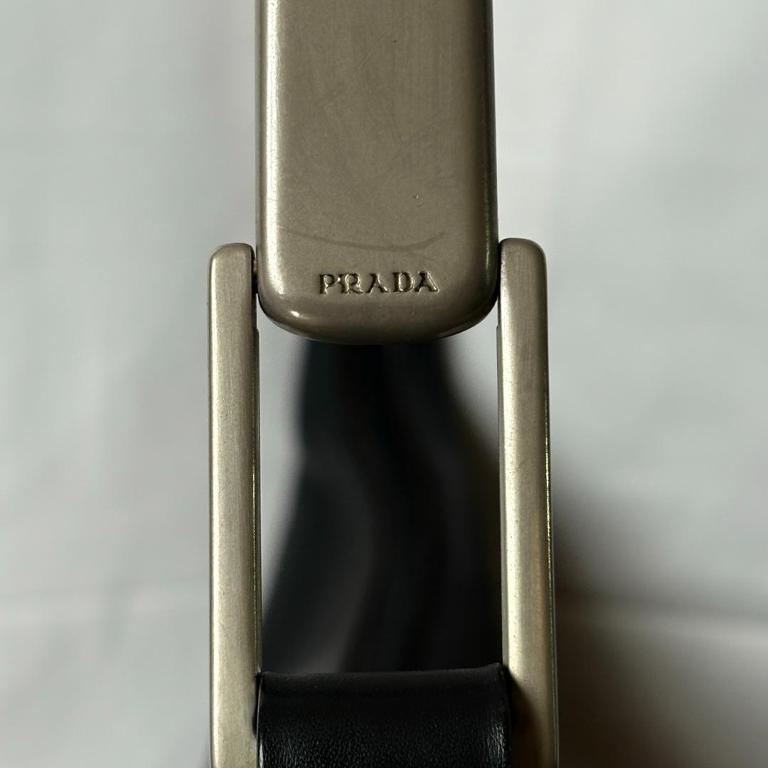 PRADAプラダ　レザー ショルダーバッグ黒プラハンドル 肩掛け シンプル