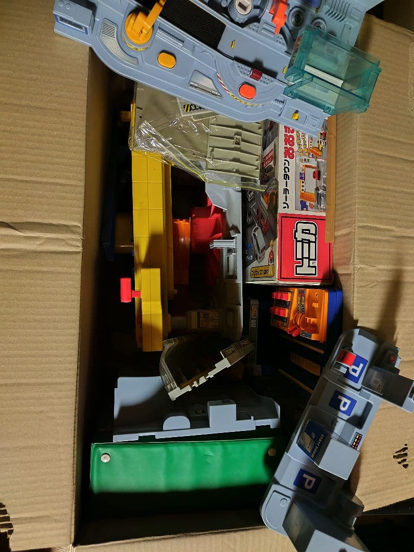 トミカ、プラレール巨大おもちゃ詰め合わせ