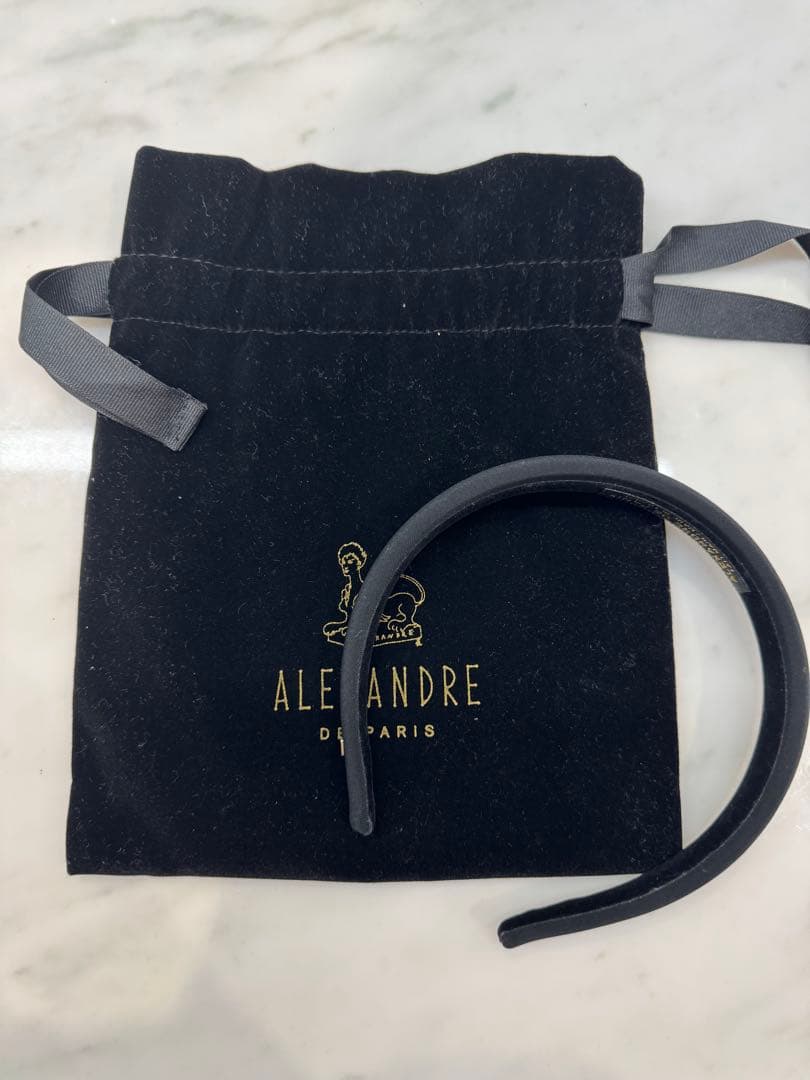 未使用　アレキサンドゥルパリ　カチューシャ　ブラック　黒　2.5cm