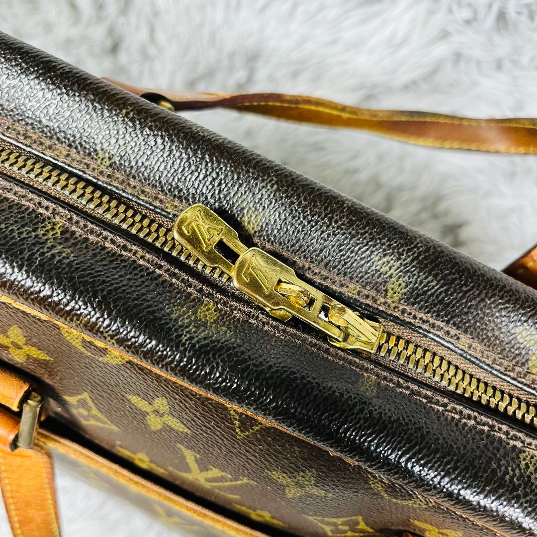 LOUIS VUITTON ポルト ドキュマン・ぺガス M53343