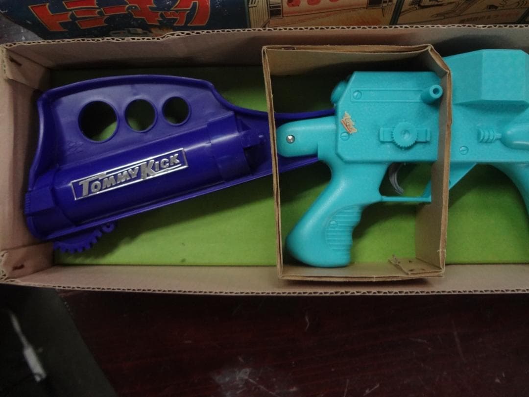 トミーキック　　未使用品●電池使用おもちゃ鉄砲●1970年代当時もの