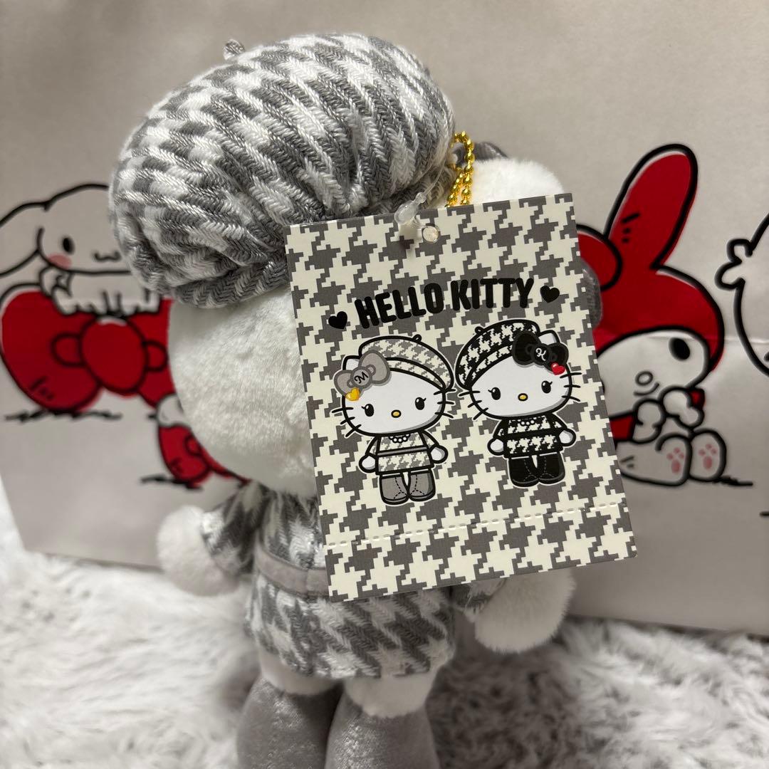 新品 ハローキティ モノクロガーリーふたごコーデ ぬいぐるみ キーホルダー