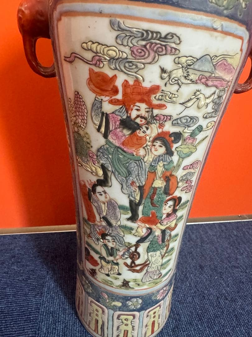 1749中国武神の図が描かれた双耳付きの人物花瓶 大清同治年製銘　時代物