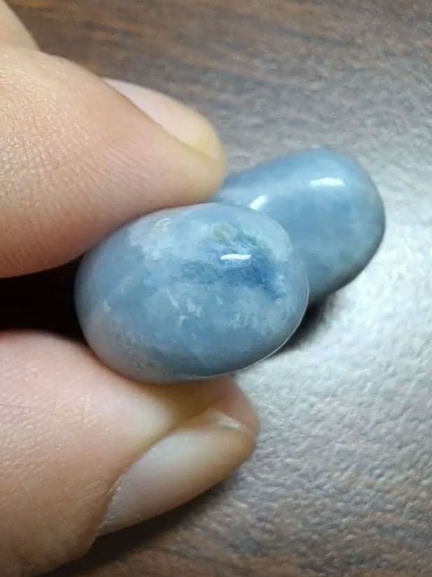 値下げしました【透過抜群】上質 糸魚川 翡翠 入コン沢 勾玉 13g 30mm