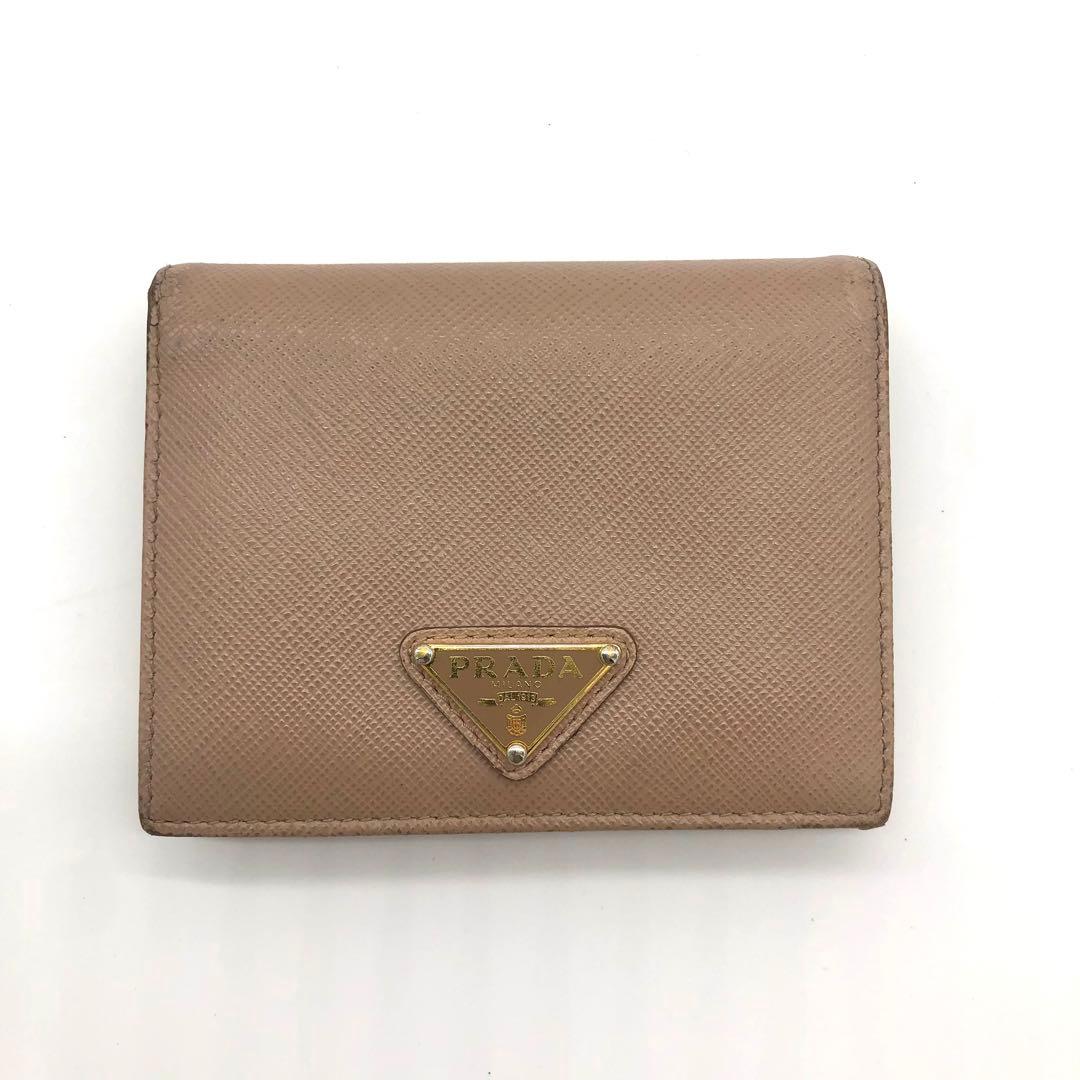 【近年型・美品✨】プラダ 二つ折り財布 サフィアーノレザー トライアングル