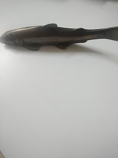 ブローチ