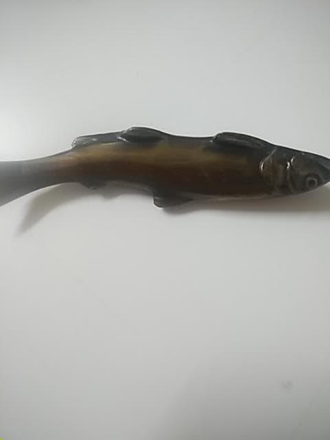 ブローチ
