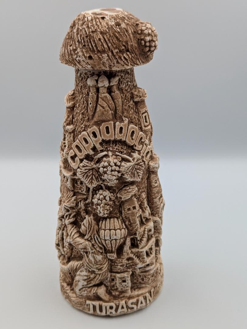 トルコ世界遺産カッパドキア彫刻ワイン中味入り未開封高さ20cm直径8cm