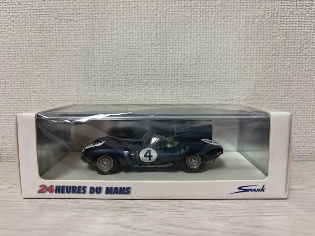 スパーク製のジャガーDタイプ　1/43