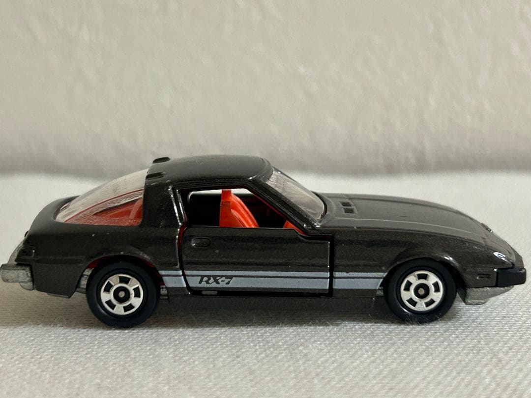 トミカ 日本製 黒箱 SG 50-3-23 サバンナ RX-7 リミテッド