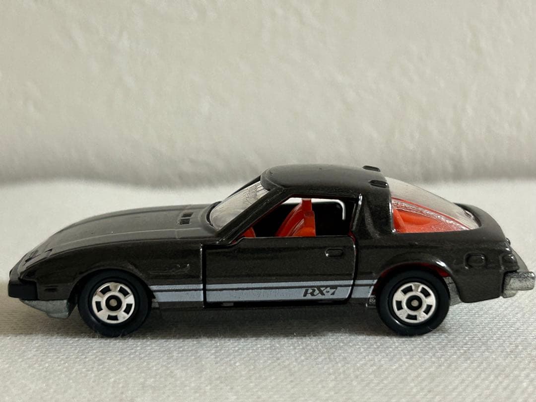 トミカ 日本製 黒箱 SG 50-3-23 サバンナ RX-7 リミテッド