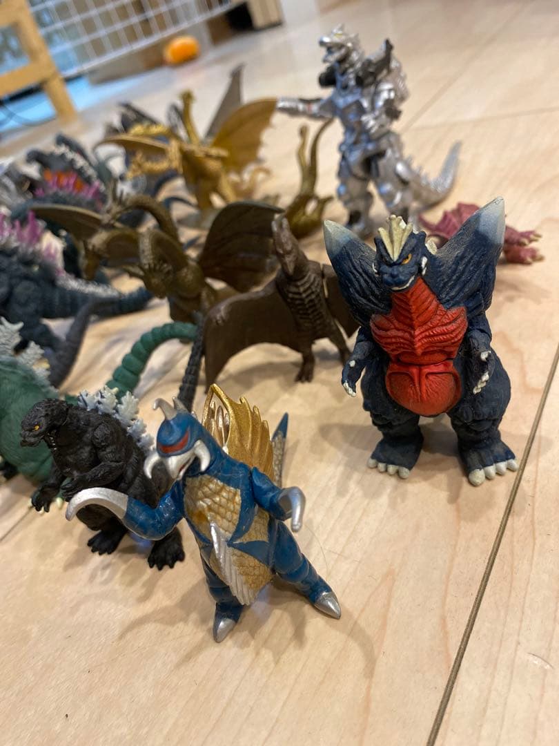 ゴジラフィギュアセット（キングギドラ含む）