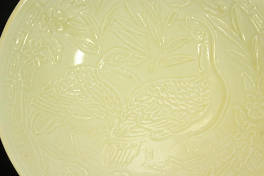 中国美術 白磁 草花鳥紋 碗 φ14.2cm(HA446)