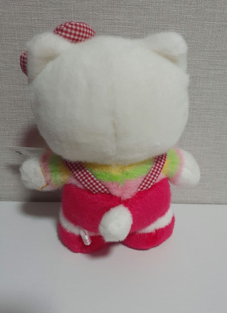 サンリオ Hello kitty ハローキティスタンディング　 ぬいぐるみ