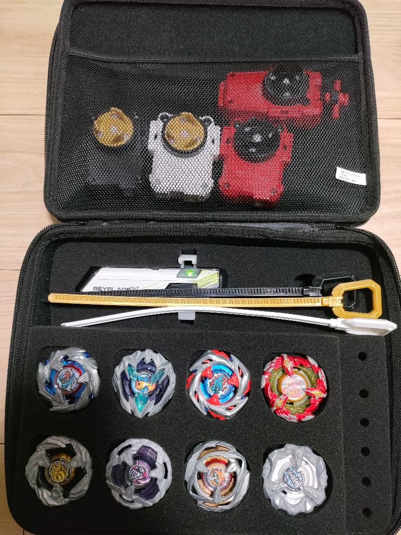 BEYBLADE　ベイブレードX　ケース　ベイバトルパス　ランチャー　ブレード
