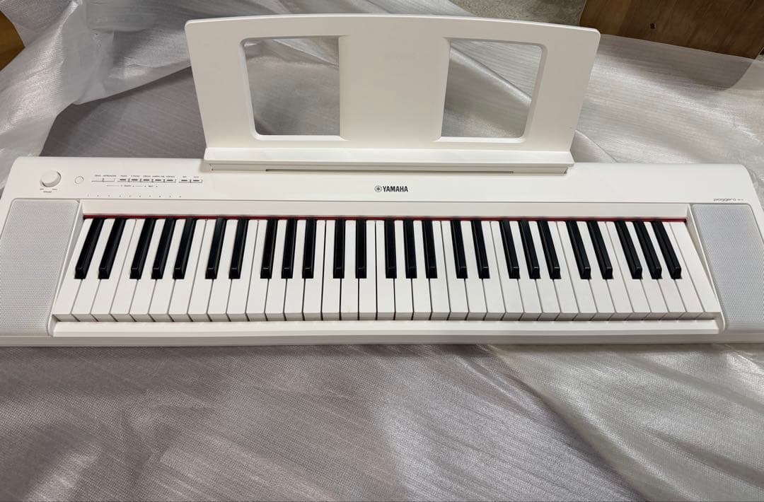 Yamaha 電子キーボード　ホワイト
