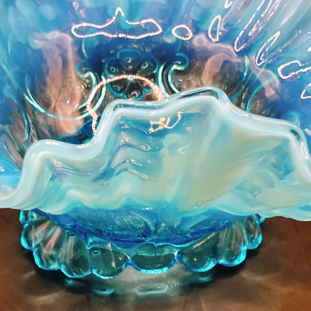 ブルー　オパルセント　ウランガラス　フリル ボウル フェントンかも