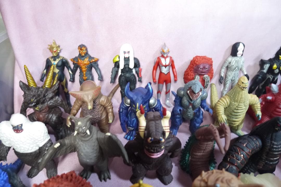 ウルトラヒーローシリーズ500　ウルトラ怪獣シリーズ500　ソフビ95体