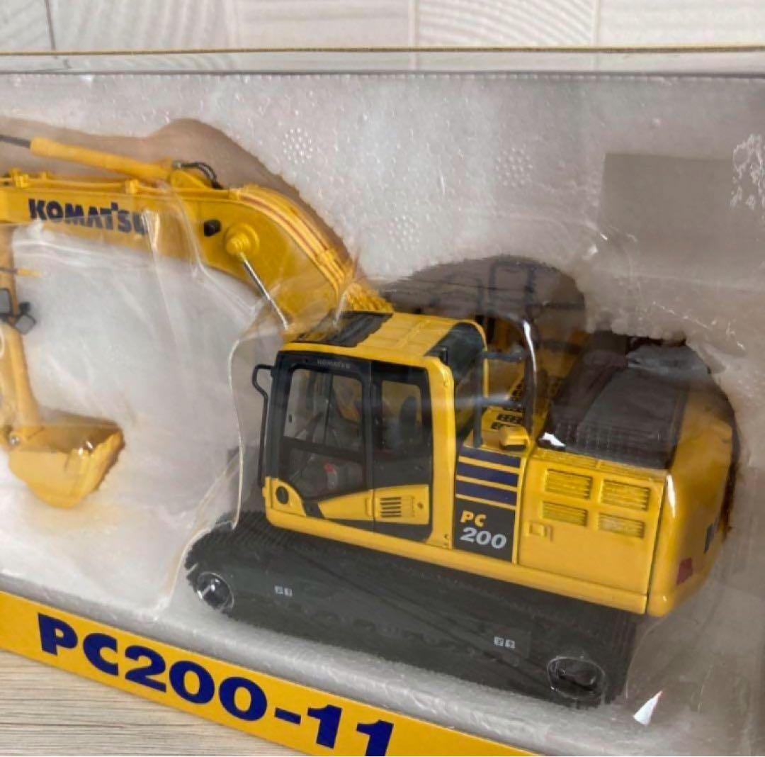 コマツ　油圧ショベルカー　非売品　PC200-11