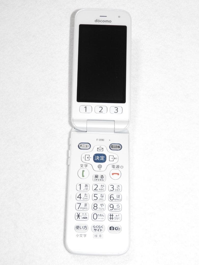 FCNT らくらくホン F-01M ホワイト docomo 4G LTE ガラホ