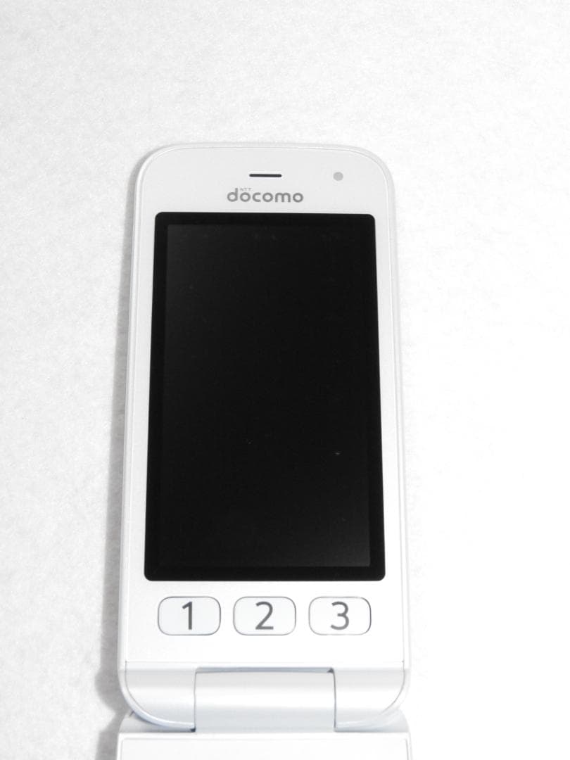 FCNT らくらくホン F-01M ホワイト docomo 4G LTE ガラホ