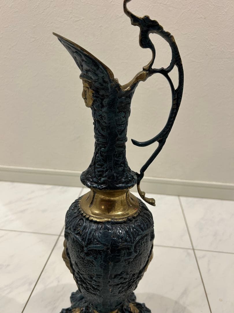 装飾的な金属製花瓶 真鍮製　中古品