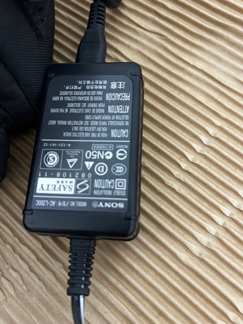 動作品　SONY DCR-SX41 HANDYCAM ビデオカメラ ケース付き