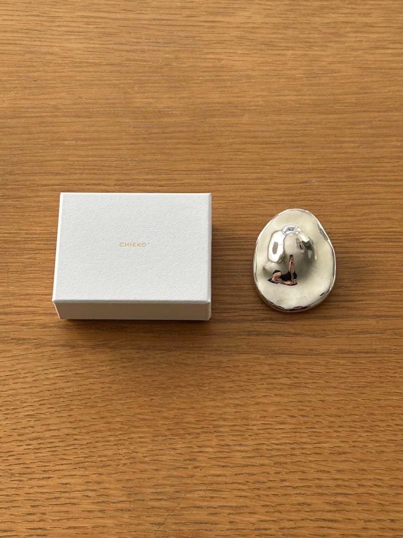 アクセサリー CHIEKO+ egg brooch