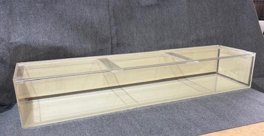 (再値下げしました）アクリル水槽 8×6ｔ（1800×450×300)