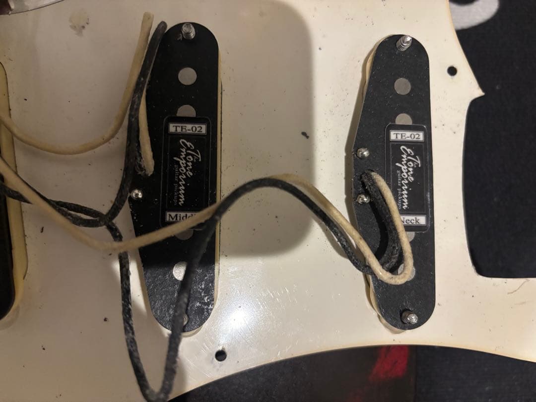 マルチレイヤー　ハードレリック　コンポーネントギター　ストラト　fender